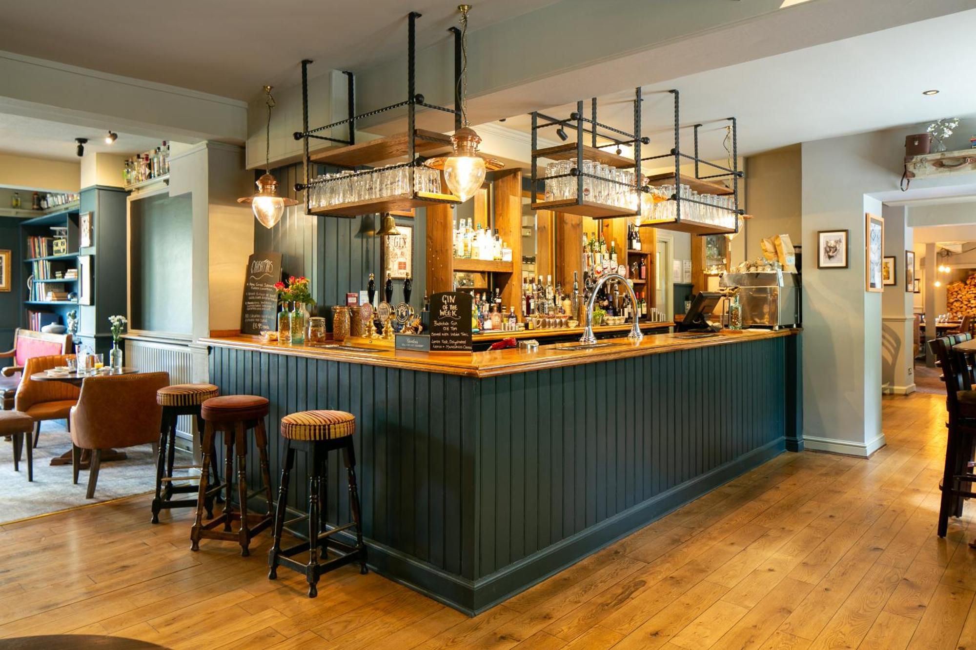 The Cowdray Arms Panzió Worth  Kültér fotó