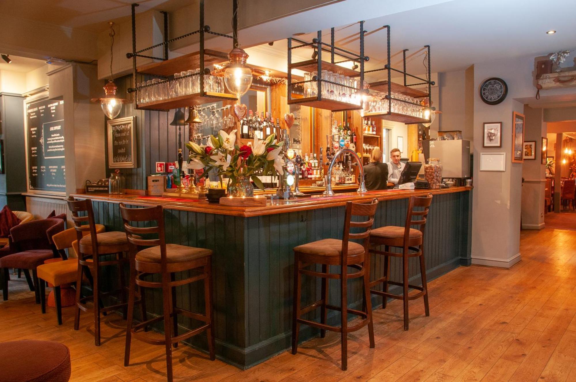 The Cowdray Arms Panzió Worth  Kültér fotó